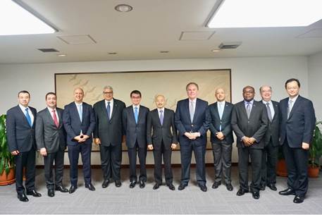 ラテンアメリカの大使らが河野太郎外務大臣と会見の写真